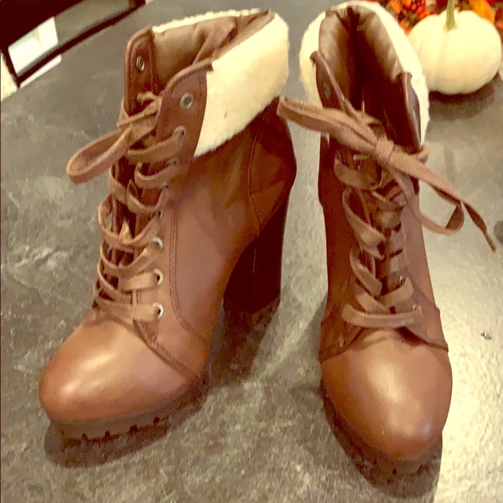 NWOT brown booties